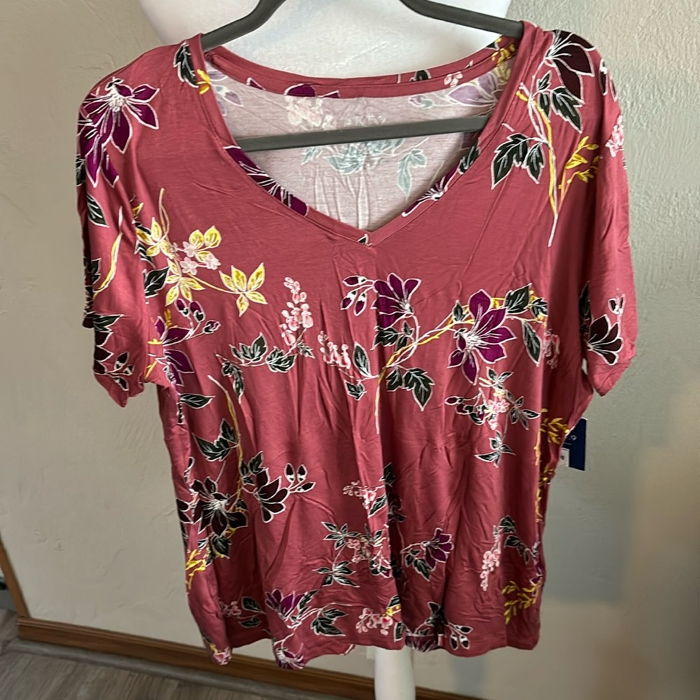 Apt 9 Essentials Tee